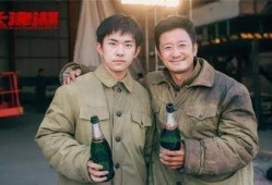 吴京爆料棕熊视频播放,揭秘惊险视频背后的真实瞬间