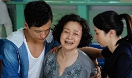 妈妈再婚在线观看,家庭新篇章，情感纠葛在线揭晓