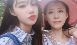 网红母女吃瓜图片视频,趣味互动引网友热议